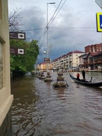 В Кургане начали устранять последствия штормового ветра и ливня